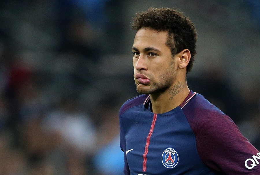 英媒：罗克回归巴甲后浴火重生，曼联盼补强锋线已对他关注（英媒：罗克重返巴甲强势复苏，曼联为补强锋线已将其纳入考察）