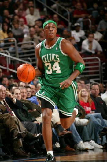 国足友谊赛战胜韩国展现新阵容（中国男足友谊赛击败韩国 新阵容亮相）