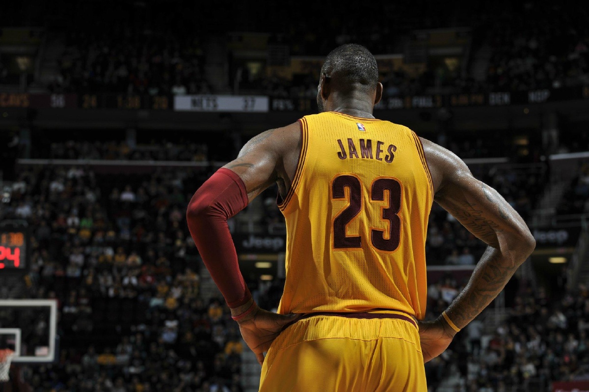 皇家社会vs赫罗纳：久保建英、贡萨洛-格德斯首发，维特塞尔、布林德出战（皇家社会迎战赫罗纳：久保建英、贡萨洛-格德斯先发，维特塞尔、布林德登场）