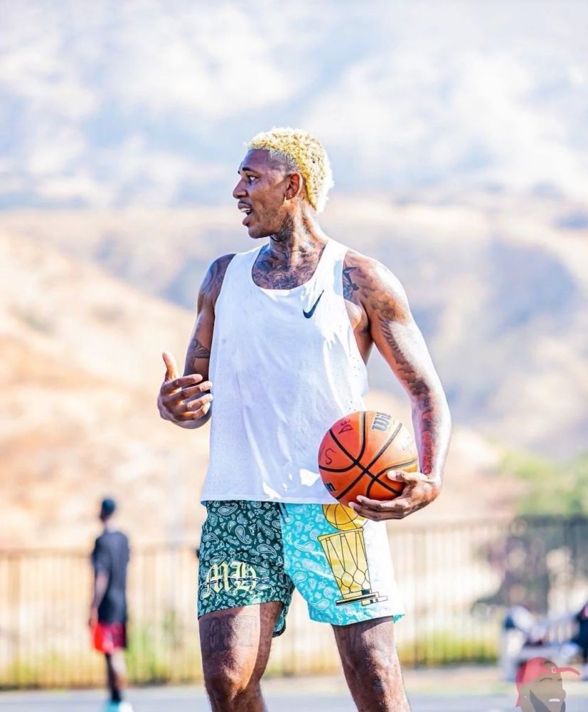 齐沃：劳塔罗被外界持续批评并不公平，他在德比前两天发烧了（齐沃：劳塔罗德比前两天发烧，外界连日批评不公）