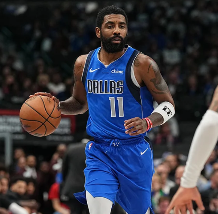 波兰主帅：要帮扎莱夫斯基找回状态；我觉得莱万还没决定未来（波兰主帅：将助扎莱夫斯基重拾状态；莱万未来仍未定案）