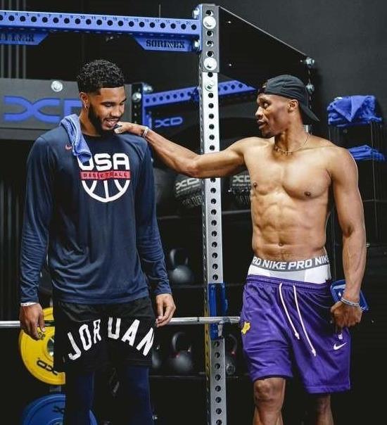 意甲真是欧洲球星的养老胜地。罗哥吃亏就吃亏在去的...（意甲俨然成了欧洲球星的休养地，罗哥吃亏就吃在这一点上...）